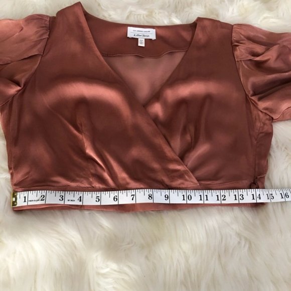 New & Other Stories faux wrap crossover flutter sleeve crop v-neck satin blouse - Picture 8 of 11